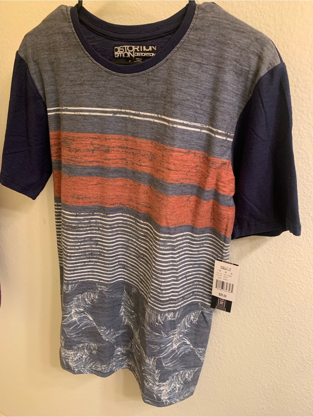 Distortion Men's Short Sleeve Crew Tee in Navy and Red